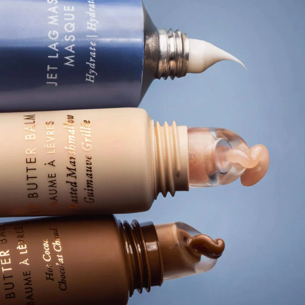 The Holiday Trio Set con Lip Butter Balm en Hot Cocoa & Toasted Marshmallow