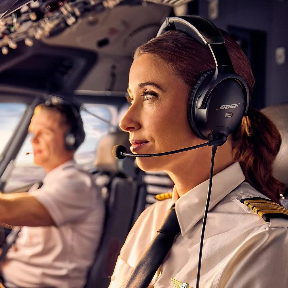 Auriculares Bose A30 Bluetooth para Aviación con Diseño Ligero, ANR Ajustable y Micrófono de Cancelación de Ruido Negro