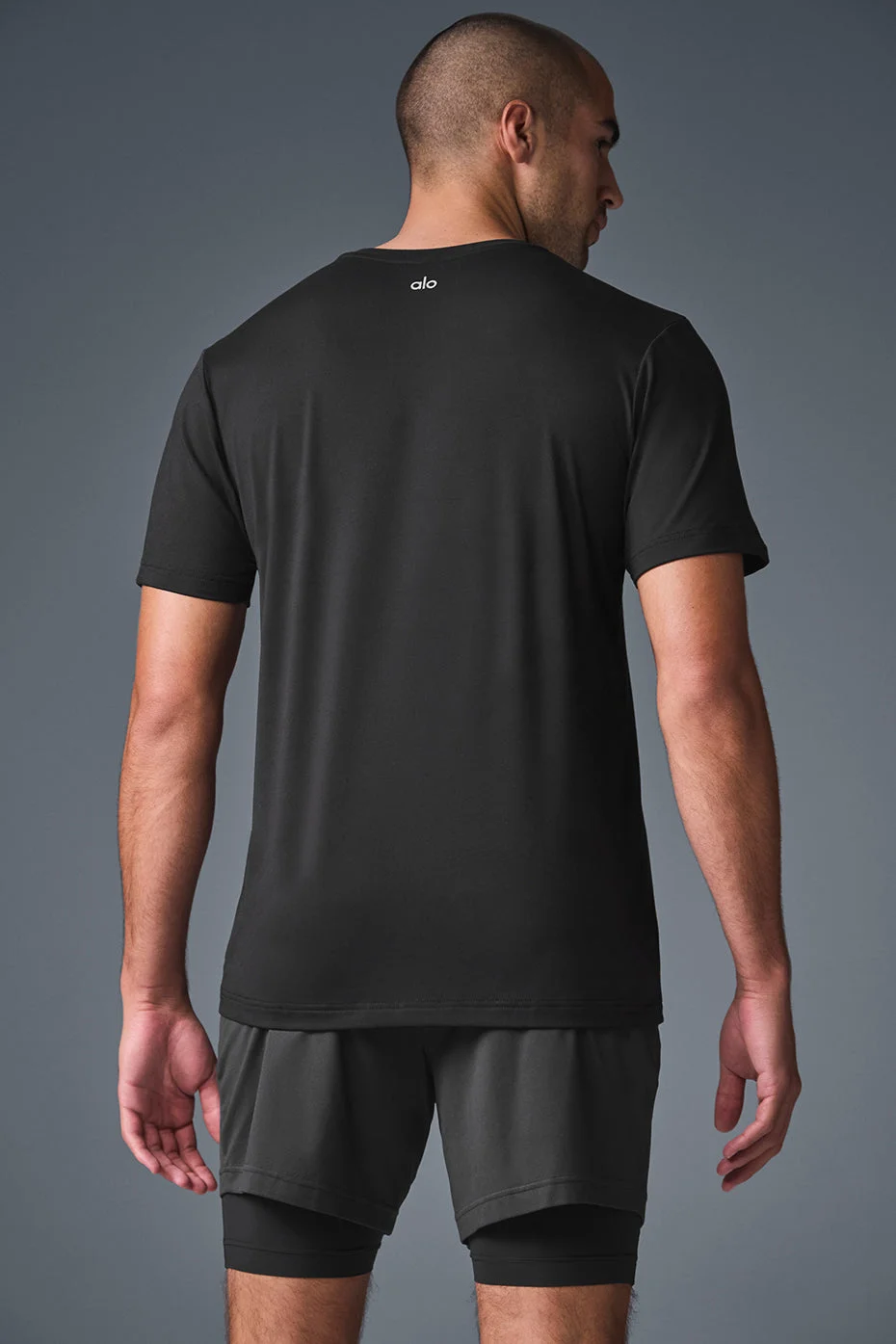 Alo Yoga Conquer Reform Crewneck Short Sleeve - Black