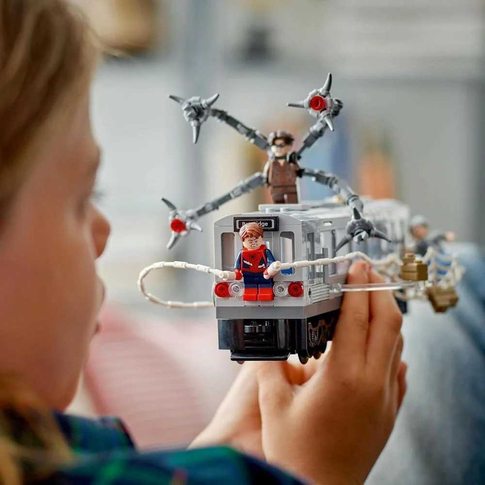 LEGO Marvel Spider-Man vs Doc Ock, set de construcción con figuras de acción para niños y niñas fanáticos de Marvel