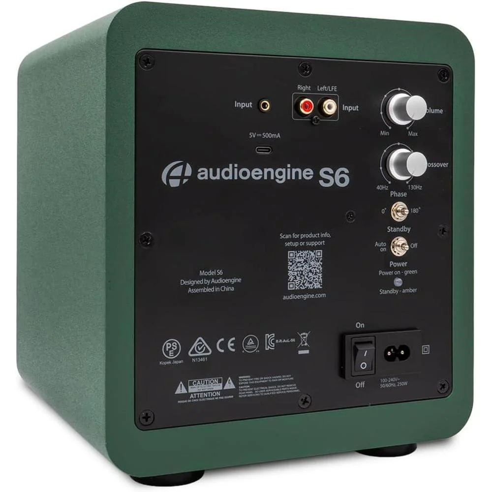 Subwoofer Audioengine S6 con potencia de 210 vatios y diseño compacto para amantes del cine y la música