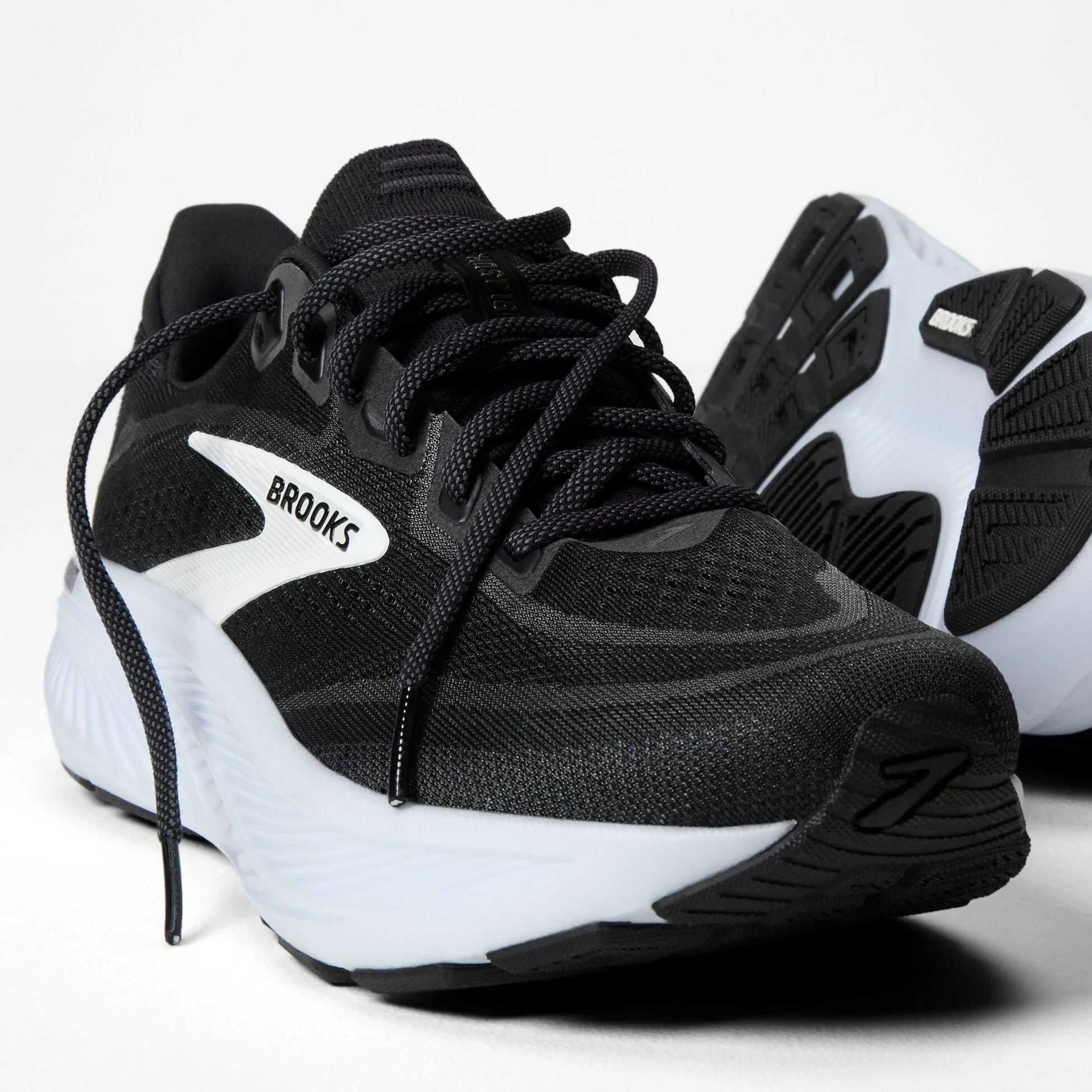 Brooks Ghost 18 Black Grey White