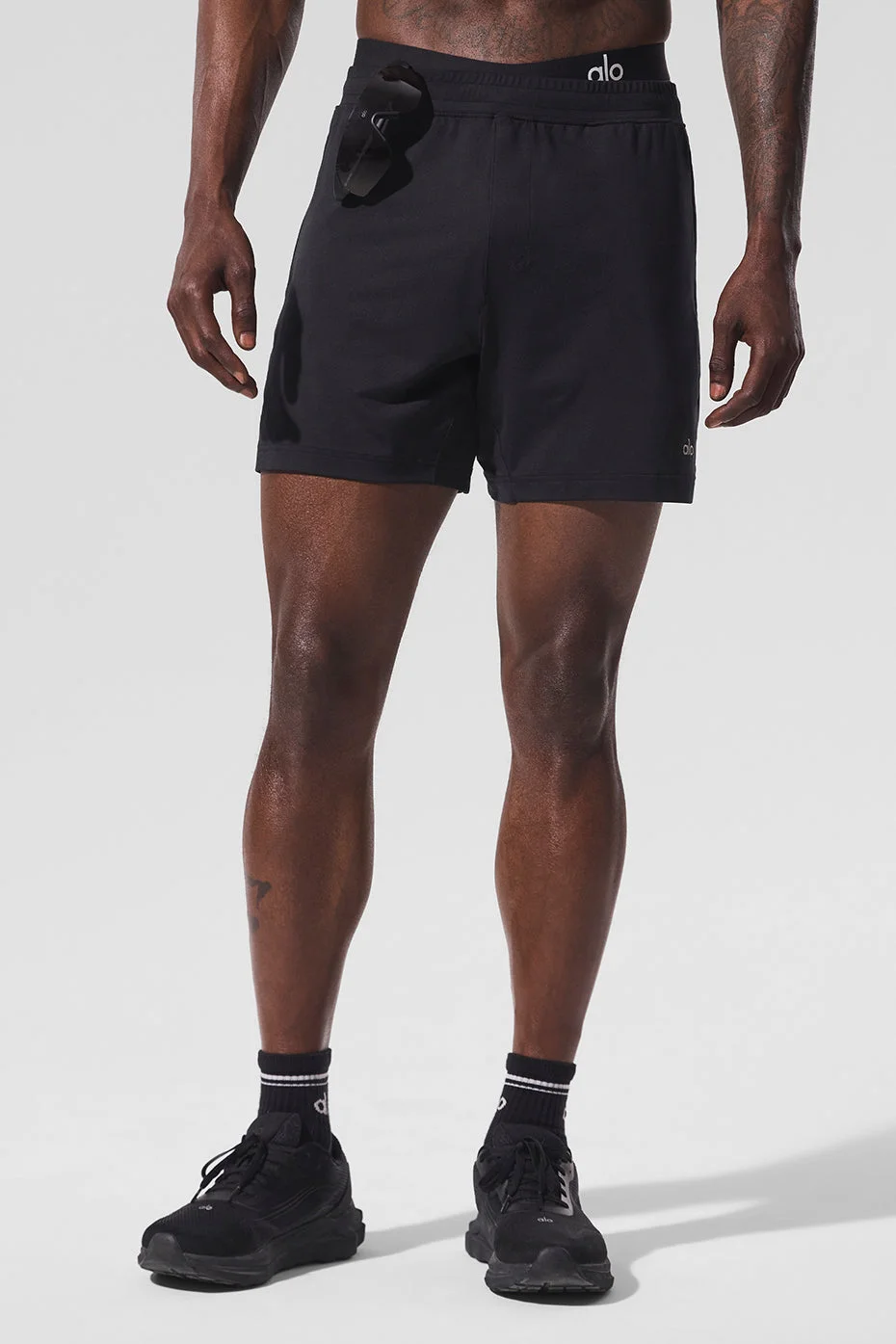 Alo Yoga 7" Conquer React Performance Short - Black
