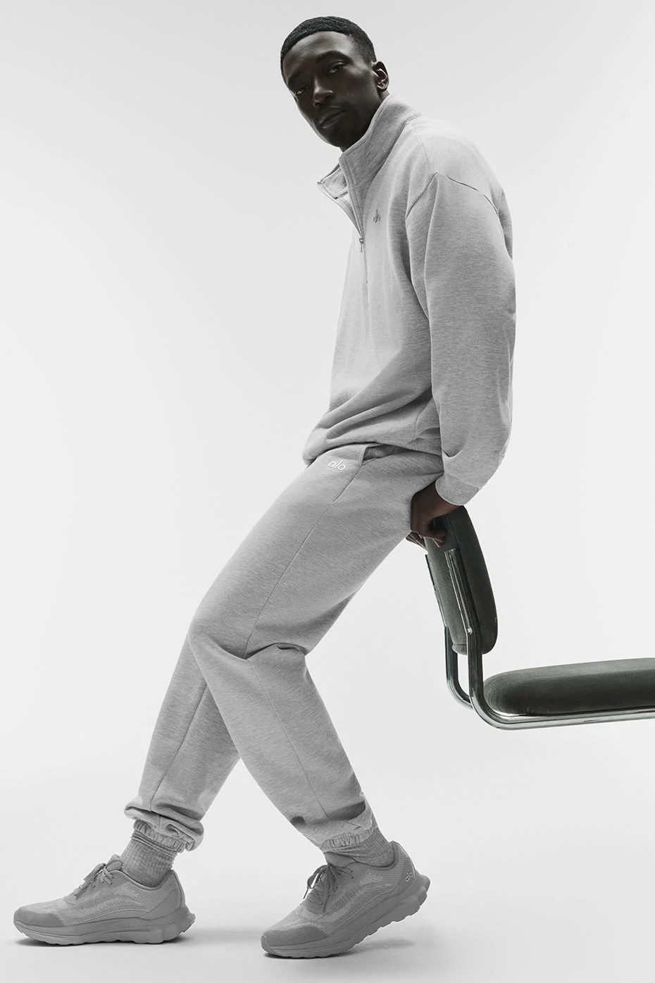 Alo Yoga Accolade 1/4 Zip Pullover - Athletic Heather Grey