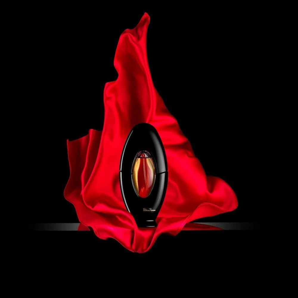 Paloma Picasso Eau de Parfum para mujer con notas de bergamota, rosa y ámbar, fragancia de larga duración