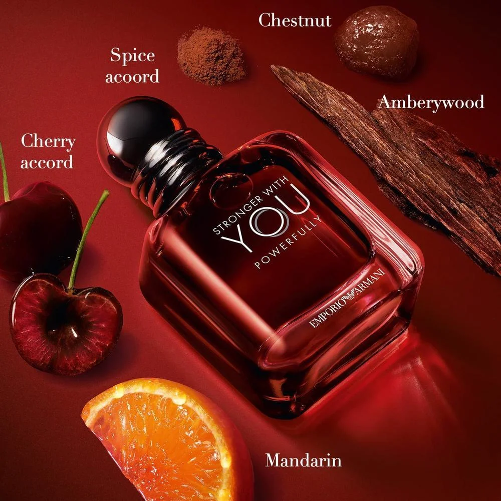 Armani Beauty - Colonia 'Stronger With You Powerfully' para hombre con notas cálidas y picantes de castaño, cereza y lavanda