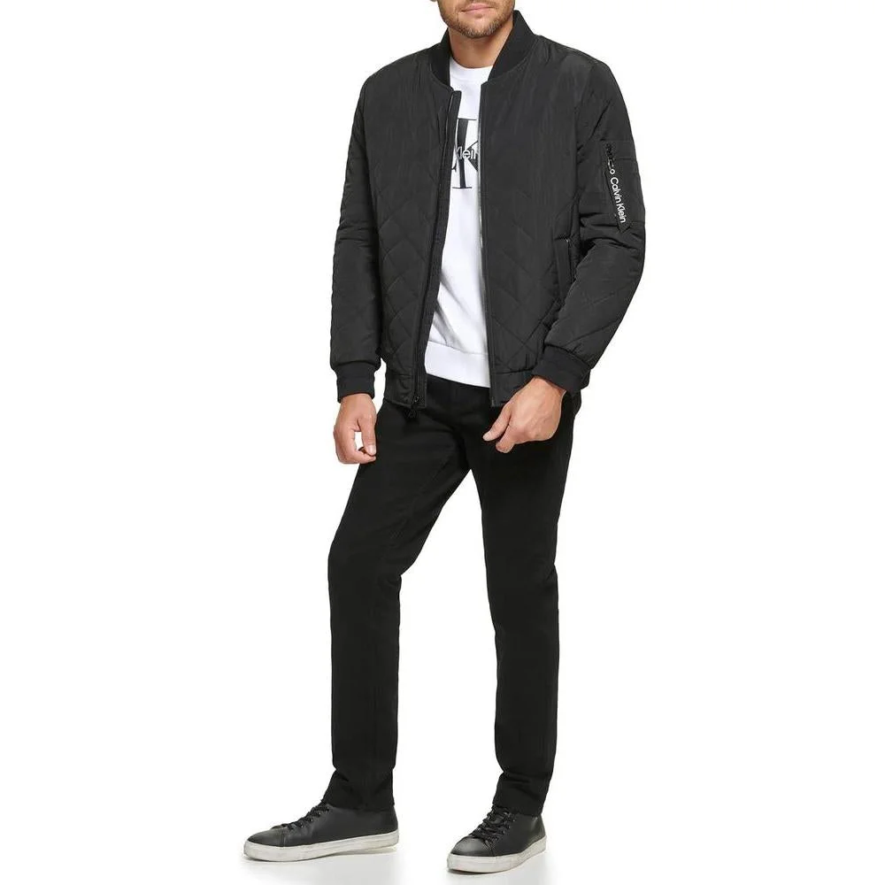 Chamarra de aviador Calvin Klein para hombre con detalle de cremallera acolchada, ideal para clima de transición