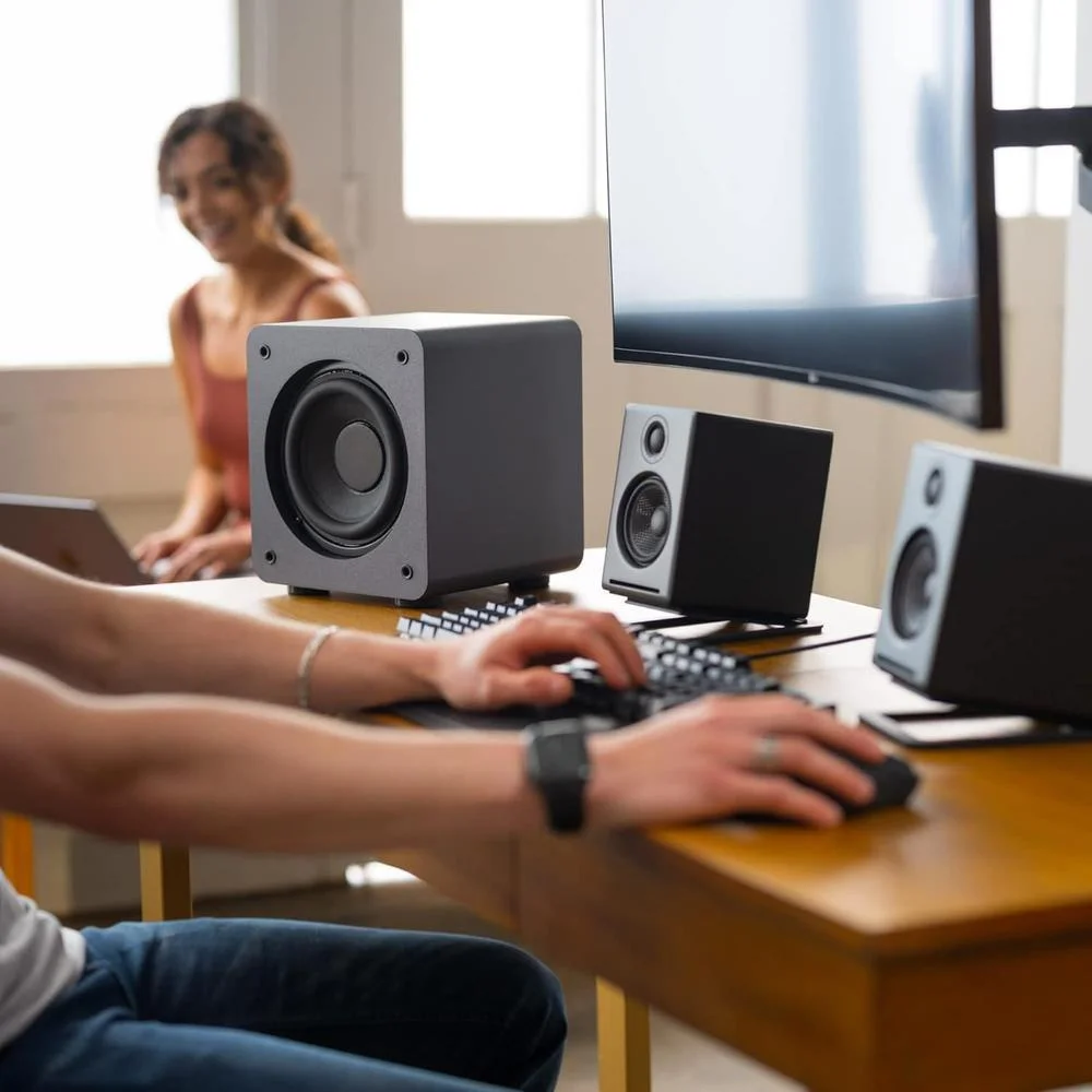 Audioengine Subwoofer S6, altavoz compacto con graves profundos y potencia de 210 W para TV y cine en casa