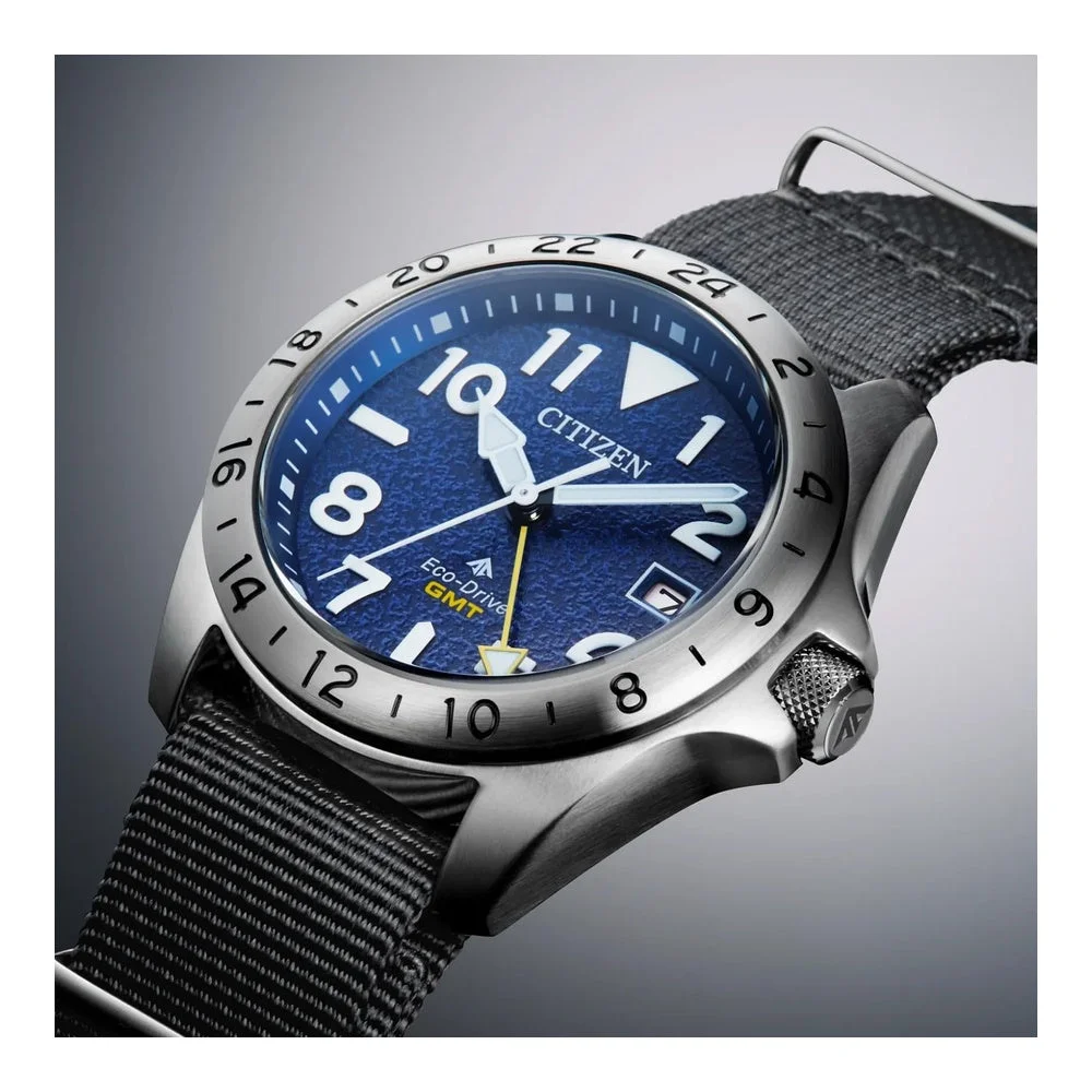 Reloj Citizen Promaster Land GMT Eco-Drive - Esfera Azul 39.5mm (BJ7150-09L)