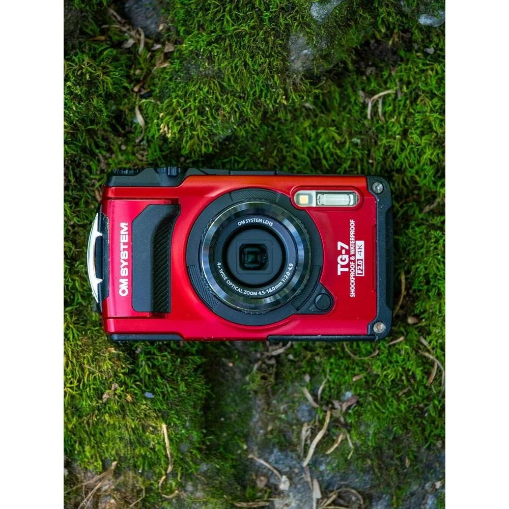 OM System OLYMPUS Tough TG-7 Cámara Subacuática Roja, Impermeable, Alta Resolución y Brillo, Video 4K, Disparo Macro