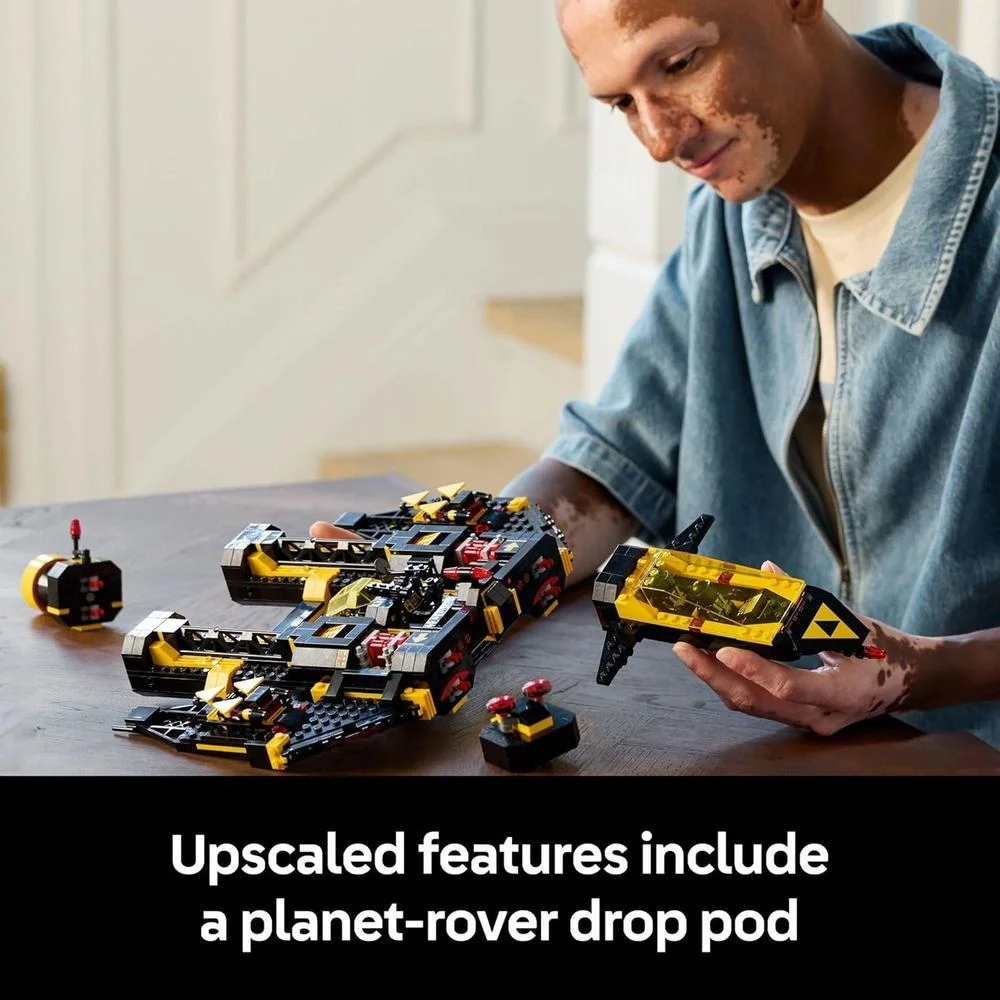 LEGO Icons Blacktron Renegade, set de construcción para adultos, bloques coleccionables, idea de regalo para fanáticos
