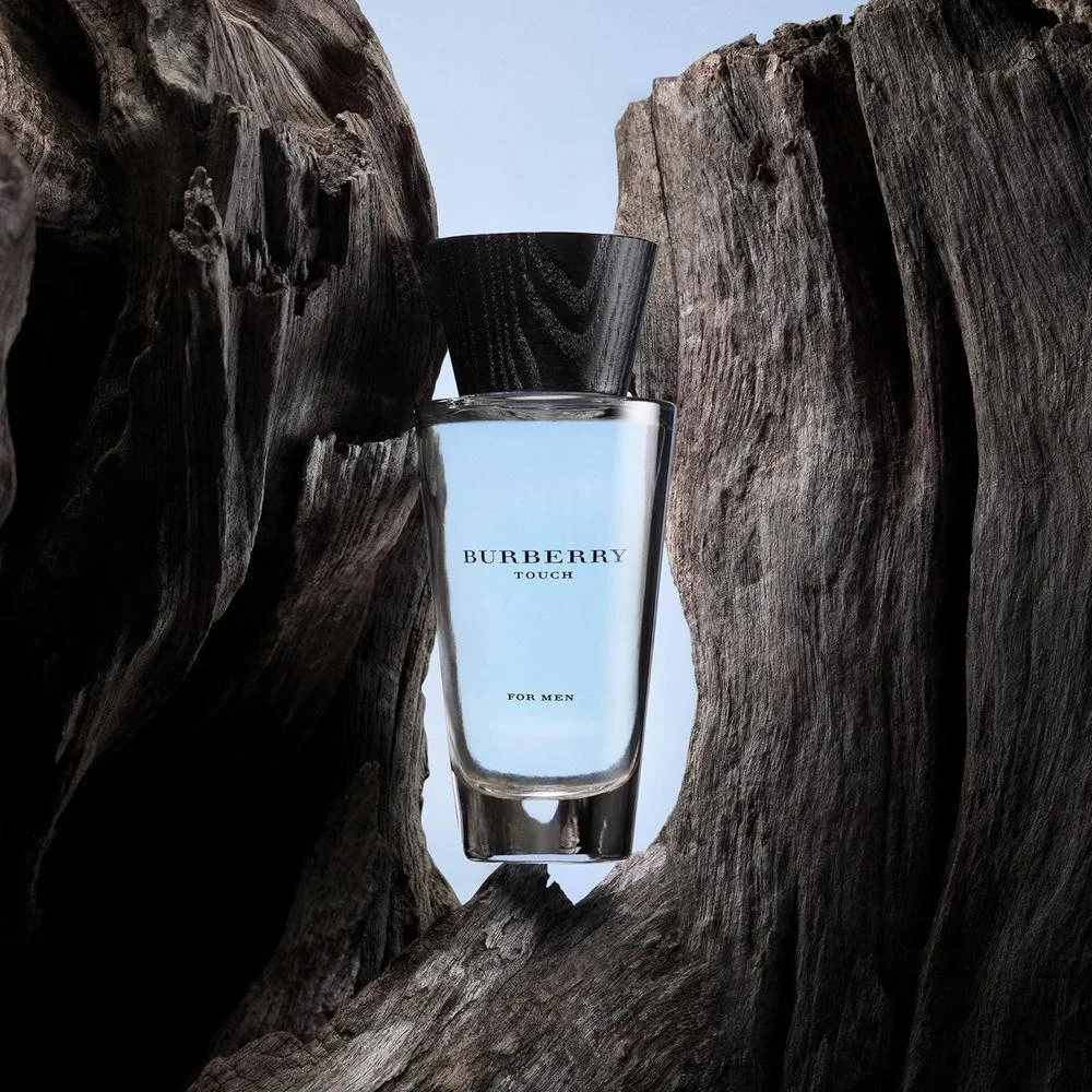 BURBERRY Touch Eau de Toilette: Colonia aromática masculina con mandarina, violeta, pimienta blanca y vetiver