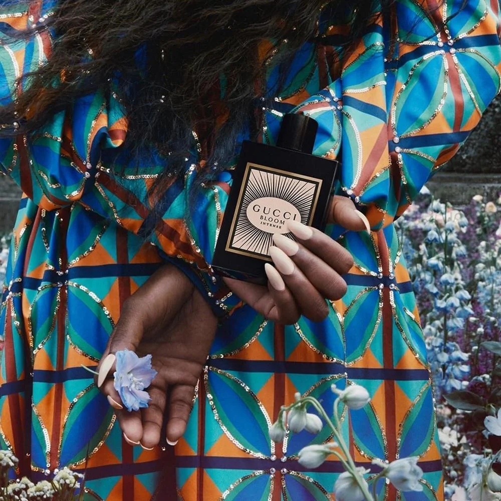 Gucci Bloom Intense por Gucci para mujer, una fragancia floral oriental sofisticada para ocasiones especiales