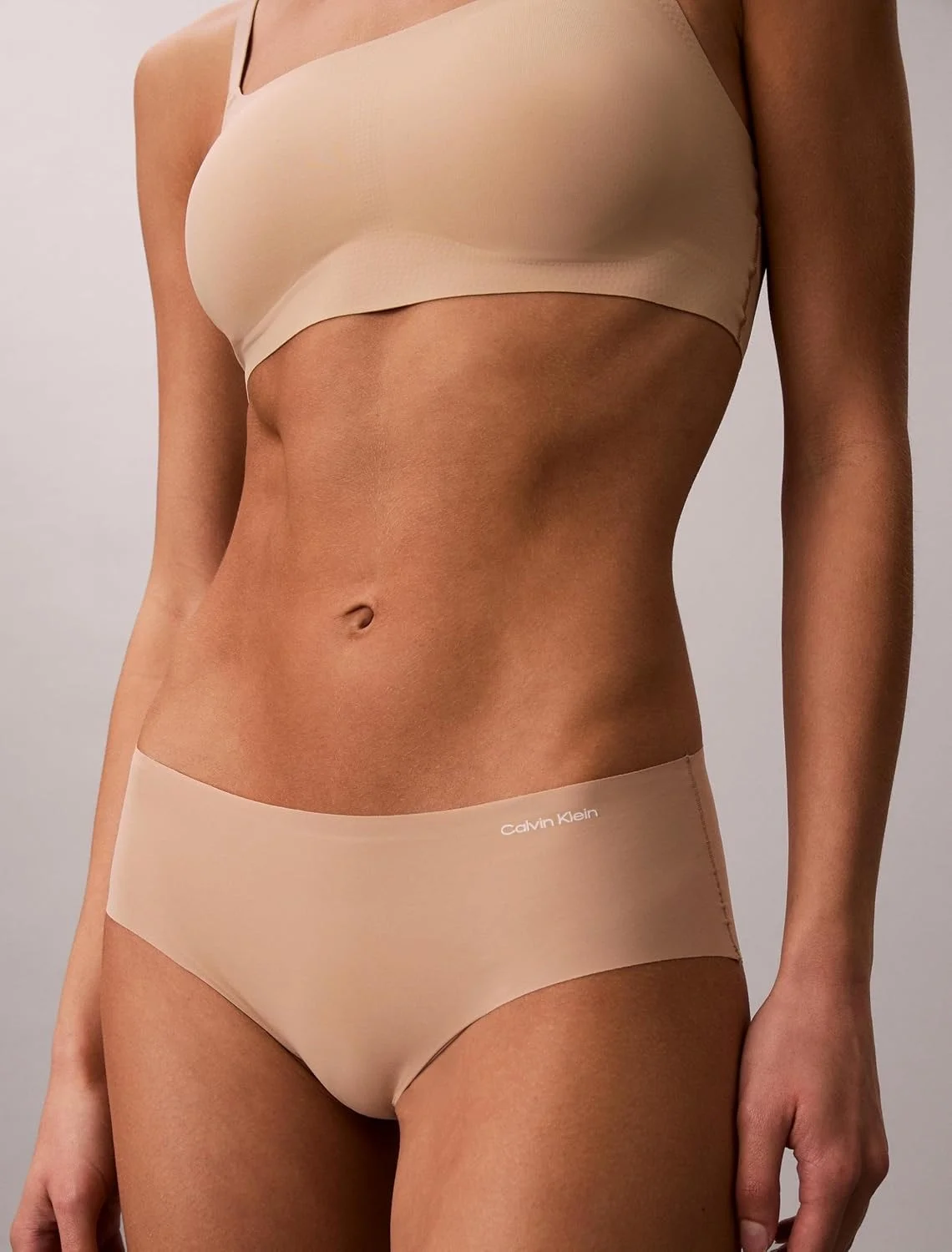 Calvin Klein Women's Invisibles Comfort Seamless Adjustable Skinny Strap Bralette Bra