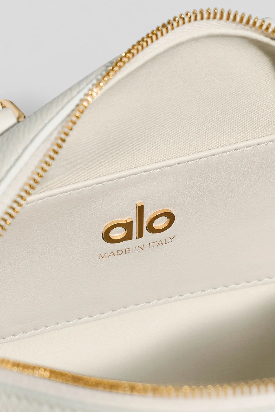 Alo Yoga ALO Mini Voyage - Bone Leather