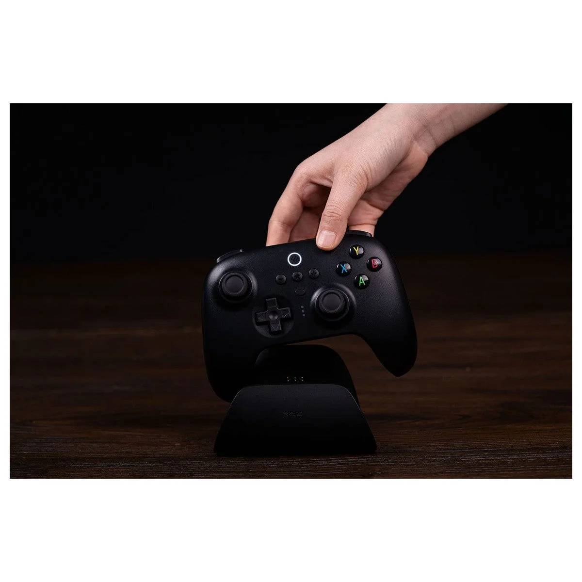 Control inalámbrico 8Bitdo Ultimate 2.4G con Joystick de efecto Hall y base de carga para PC, Android, Steam Deck y Apple